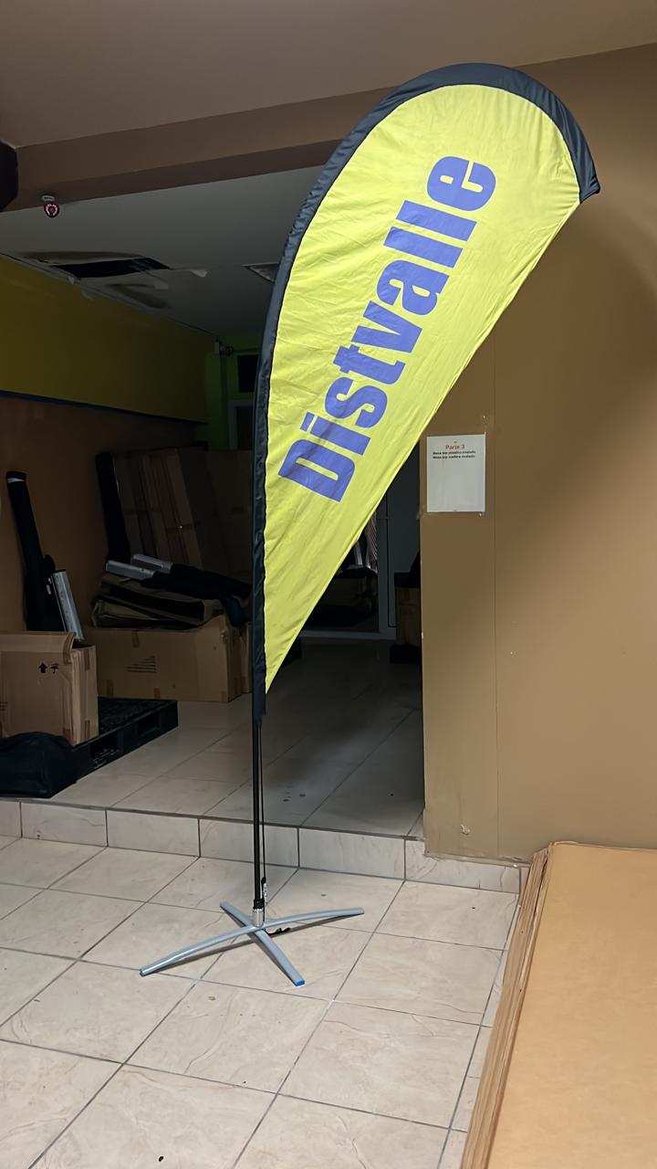 Flying Banner Tipo Gota — vista 1